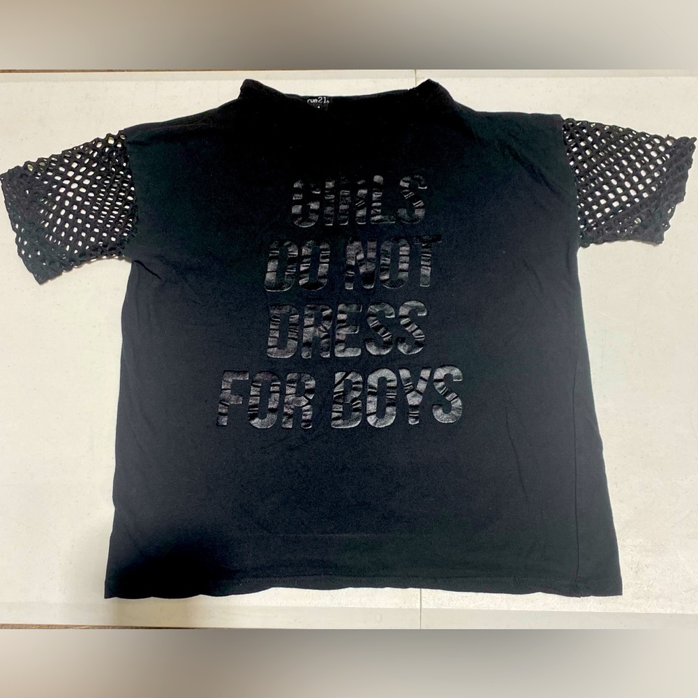 Small Rue 21 Shirt